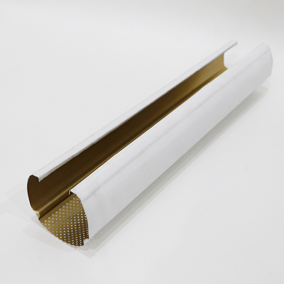 Perforierter runder Rohr-Tropfen-Aluminiumleitblech-Decke für Flughafen-Weiß-Farbe