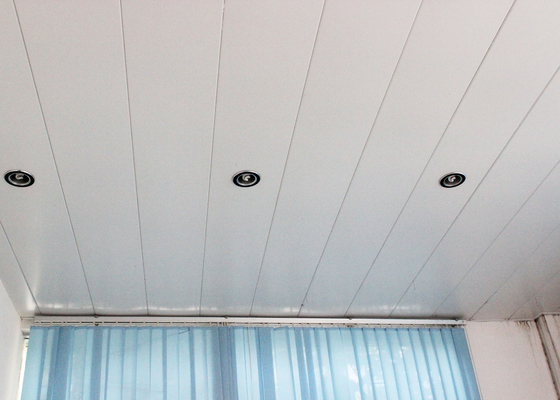 Pulver-Beschichtungs-Aluminiumstreifen-Decke RAL 9010, dekorative Bürogebäude-Decken-Fliesen